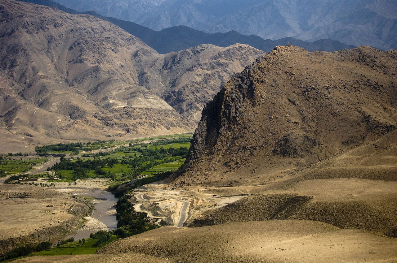 Rund um den Hindukusch: Wüste und Hochgebirge, Monsunwald und Steppe – der Naturraum Afghanistans Rund um den Hindukusch: Wüste und Hochgebirge, Monsunwald und Steppe – der Naturraum Afghanistans
