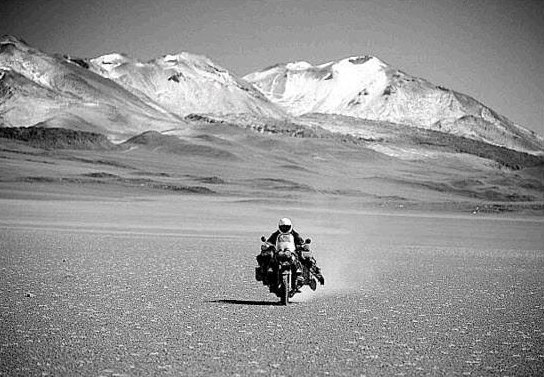 Mit dem Motorrad durch “Die Wüsten der Erde”