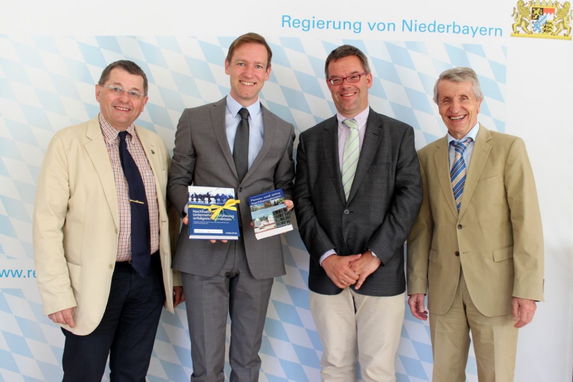 Besuch bei Regierungspräsident Rainer Haselbeck Besuch bei Regierungspräsident Rainer Haselbeck